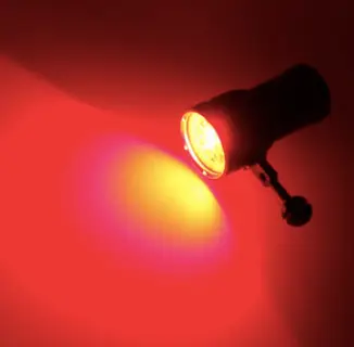 Torcia luce rossa per il volo notturno