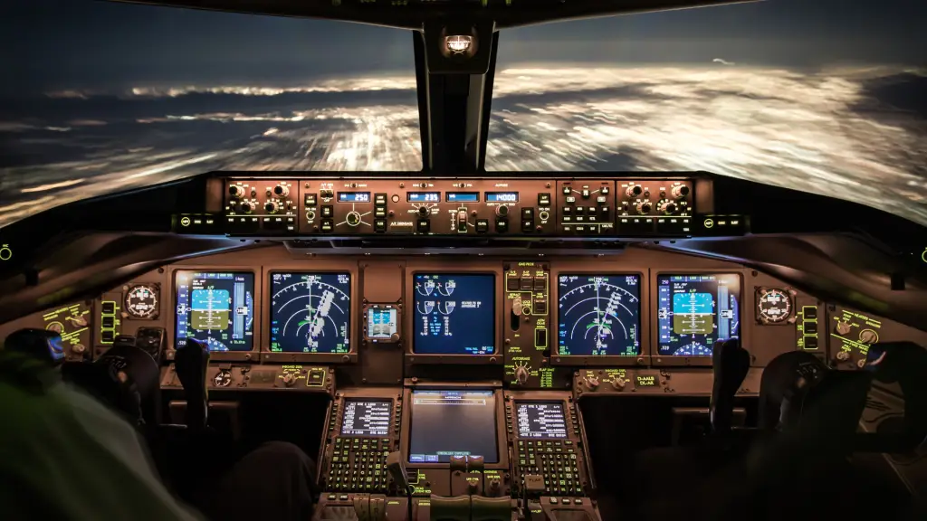 Cabina di pilotaggio vista da un pilota di linea